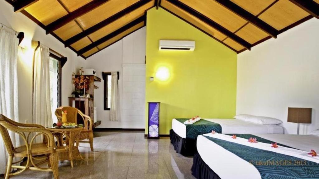 Orator Hotel Апиа Екстериор снимка