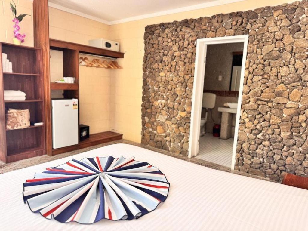 Orator Hotel Апиа Екстериор снимка