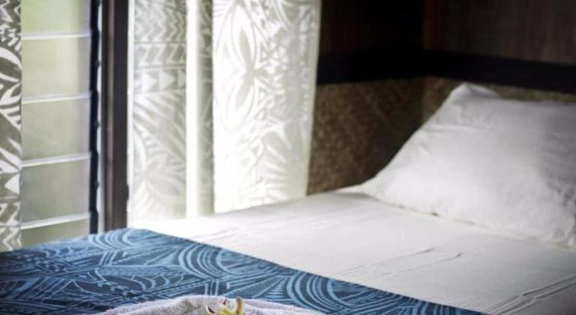 Orator Hotel Апиа Екстериор снимка